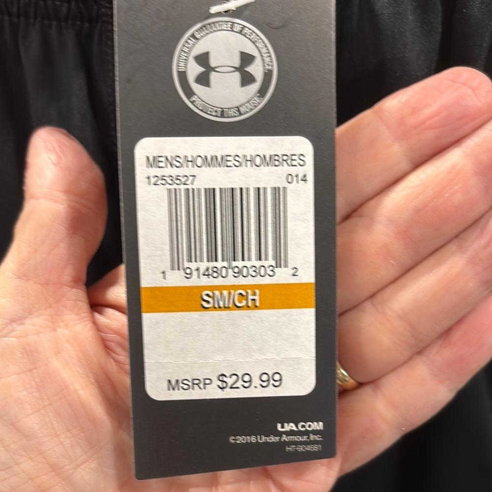 Under Armour Black and Green Athletic Shorts Lightweight Performance - Picture 5 of 5
